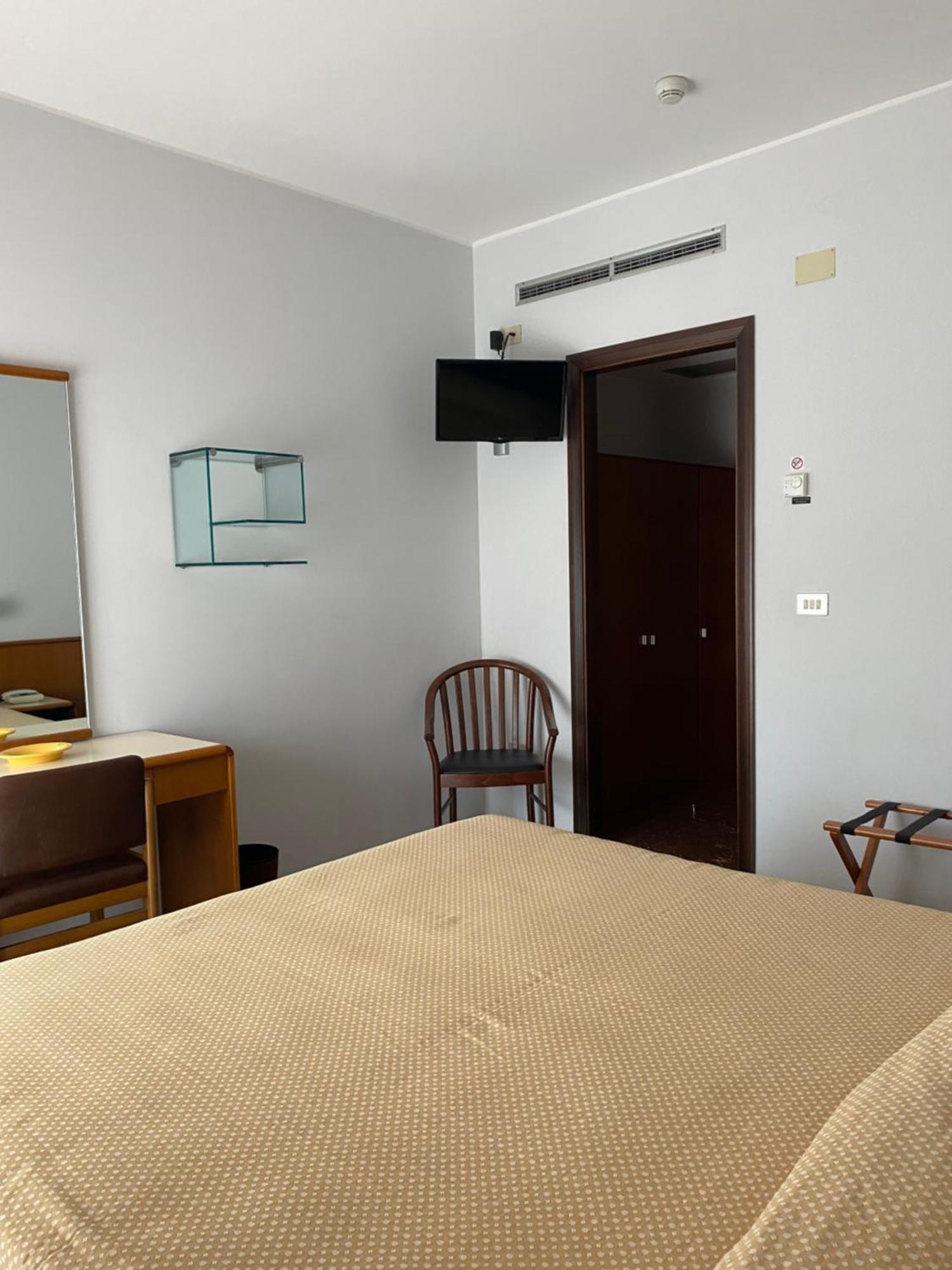 Hotel Astoria Pineto Εξωτερικό φωτογραφία