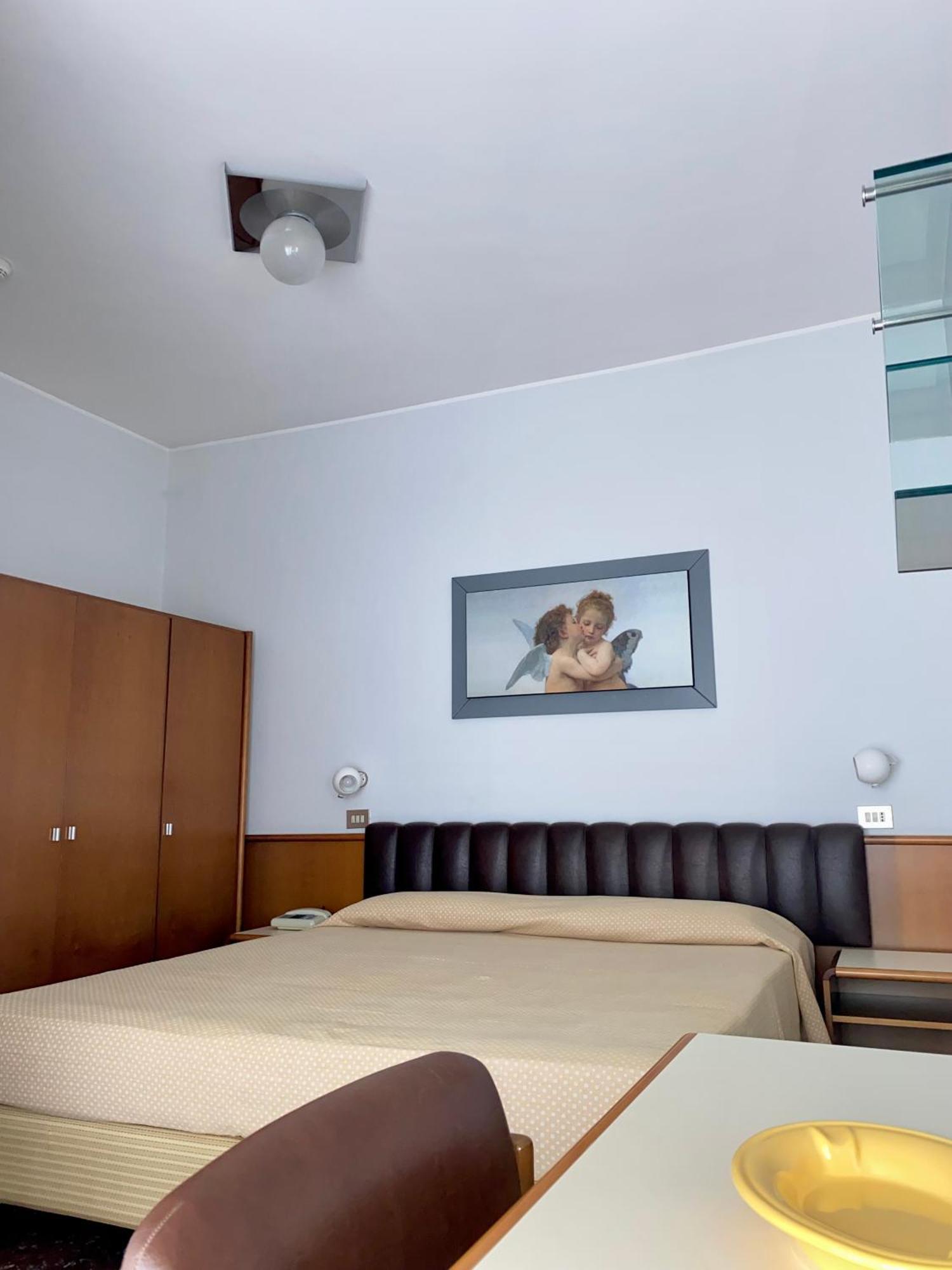 Hotel Astoria Pineto Εξωτερικό φωτογραφία